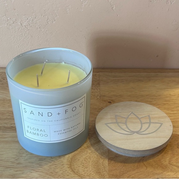 SAND + FOG Floral Bamboo Luxury Scented Candle With Essential Oils. Brand New! - Picture 3 of 6